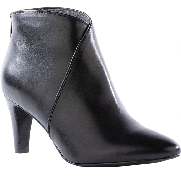 SEYCHELLES Black Leather Ankle Small Heel Boots Size 7M - Picture 1 of 11